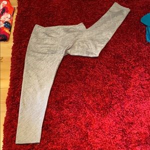 Beyond yoga crops, super soft, like new!